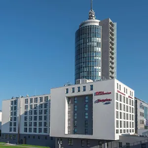 Hampton By Hilton West Otel Münih