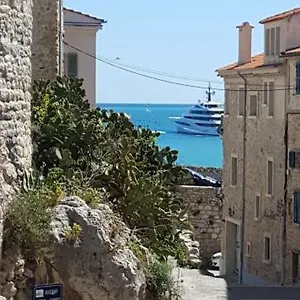 la-tourraque.fr-provencehotel.com/